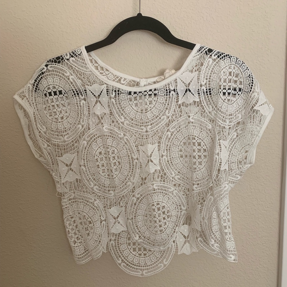 White overshirt/blouse